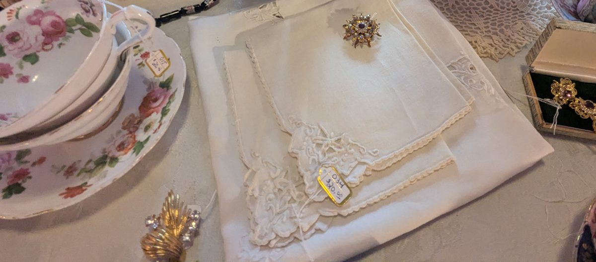 Linens & brooches